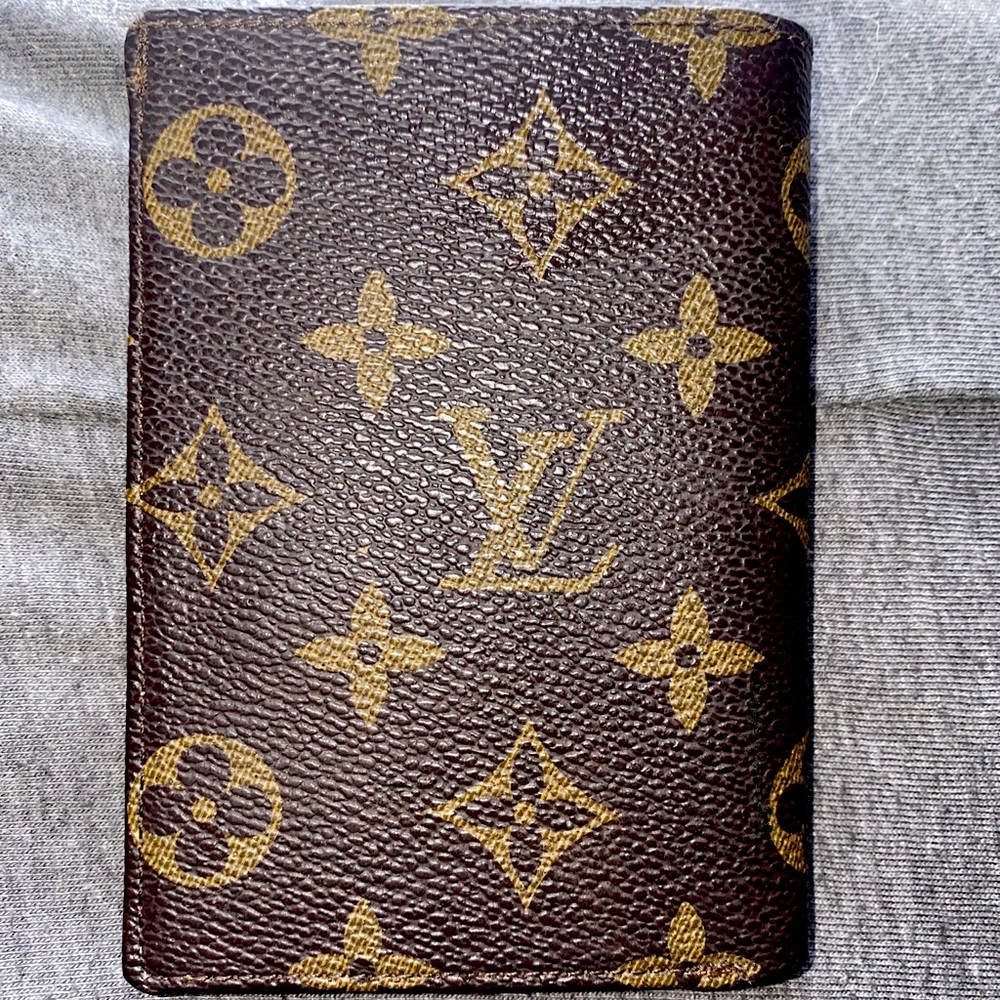Louis Vuitton Men’s Bifold Wallet